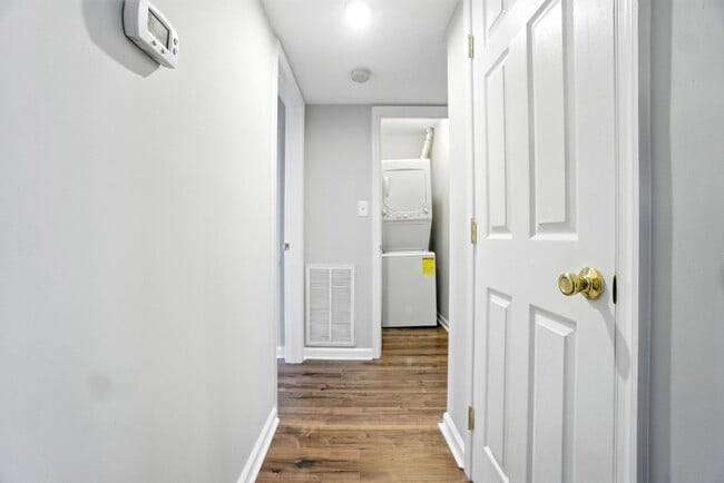 Building Photo - Updated Brick Condo in the Heart of Downto...