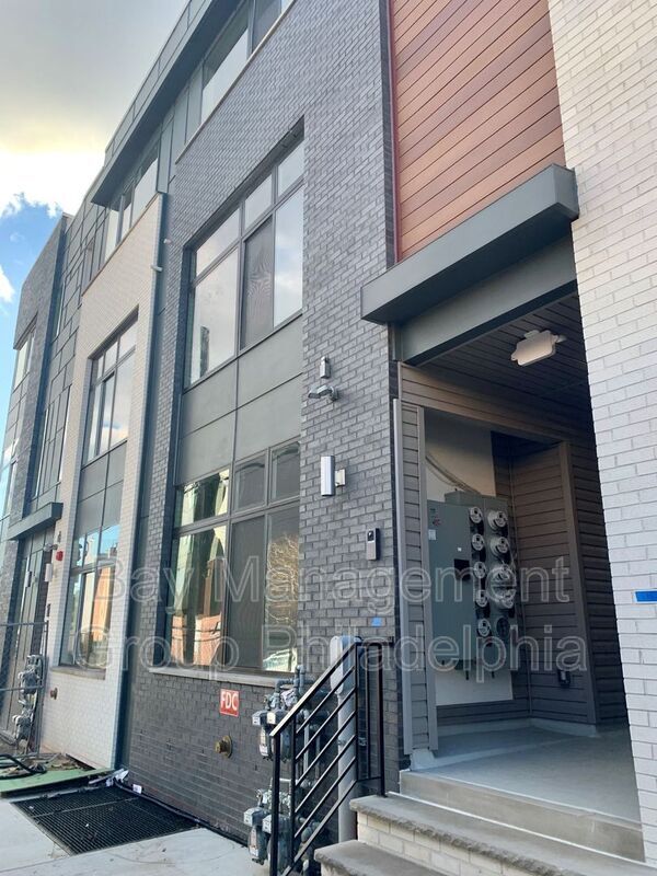 514 W Montgomery Ave 514 W Montgomery Ave Philadelphia PA 19122