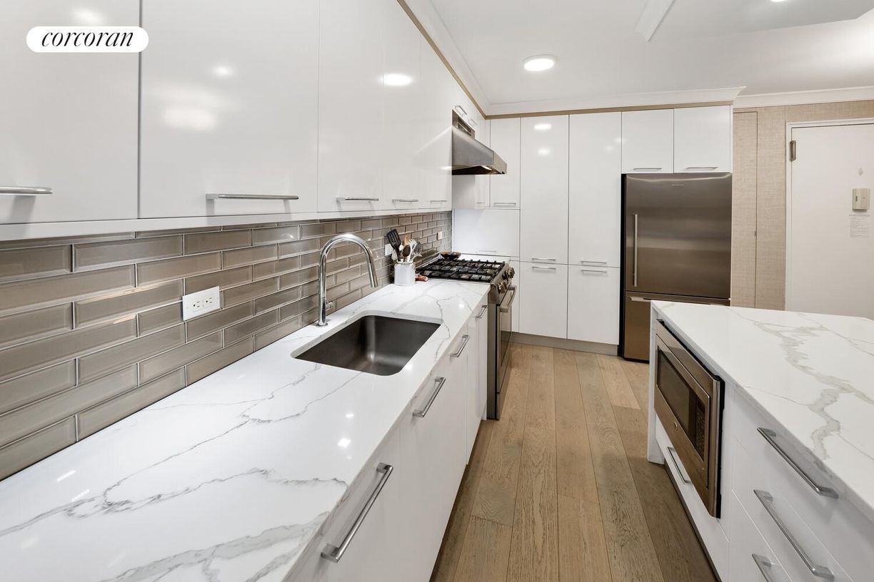 Building Photo - 315 E 72nd St