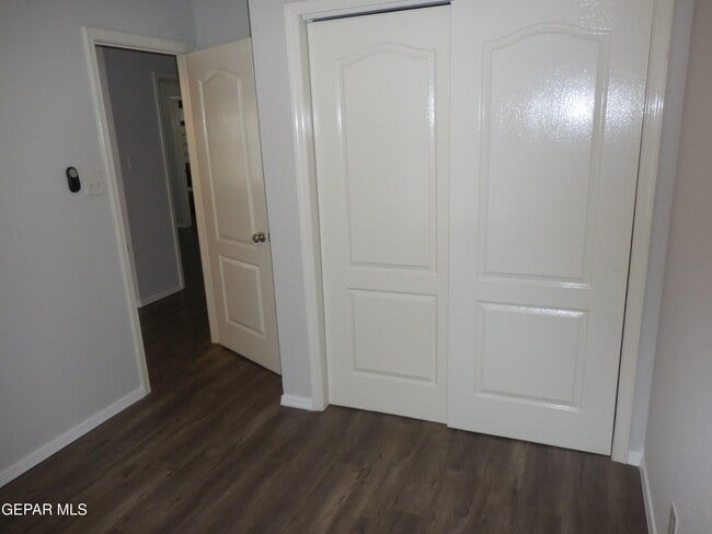 Building Photo - 356 Jardin Bello Ave