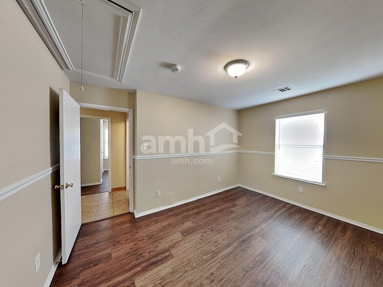 Building Photo - 904 Western Pass