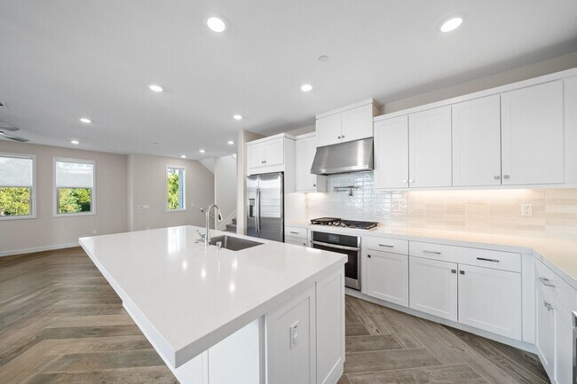 Building Photo - Split level floor plan on a gorgeously upgraded home