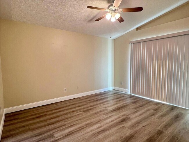 Building Photo - 191 Dahlia Village Cir