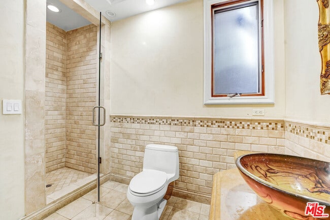 Building Photo - 219 S Willaman Dr