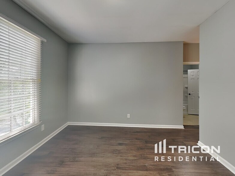 Building Photo - 1300 Ashworth Ave SW