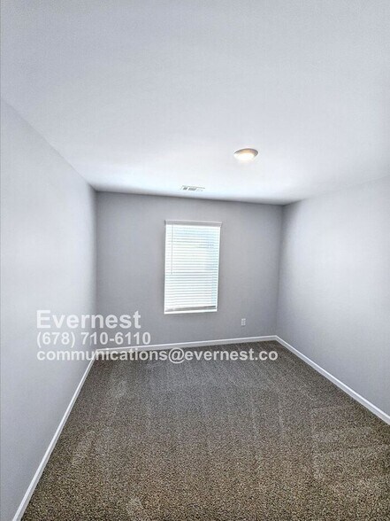 Building Photo - 75 Heyman Dr