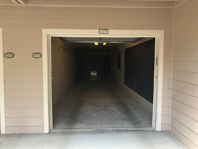 Building Photo - 2 Bedroom / 2.5 Bathroom @ Brighton Bay
