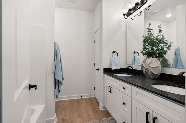 Building Photo - 8818 Cantera Dr