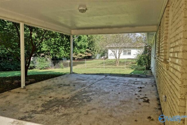 Building Photo - 5300 Whitesburg Dr