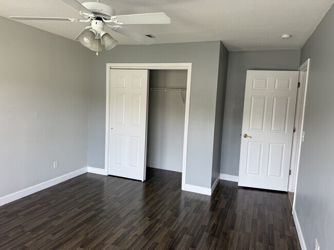 Building Photo - 717 Gazania Ln