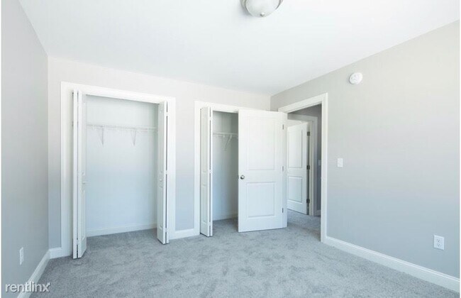 Building Photo - 2 br, 1.5 bath Townhome - 5 Anglers Road