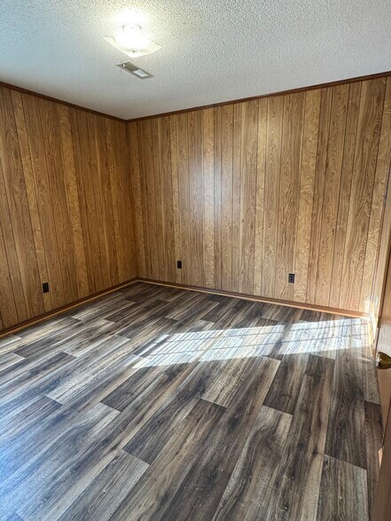 Building Photo - 812 Blackwell Dairy Rd