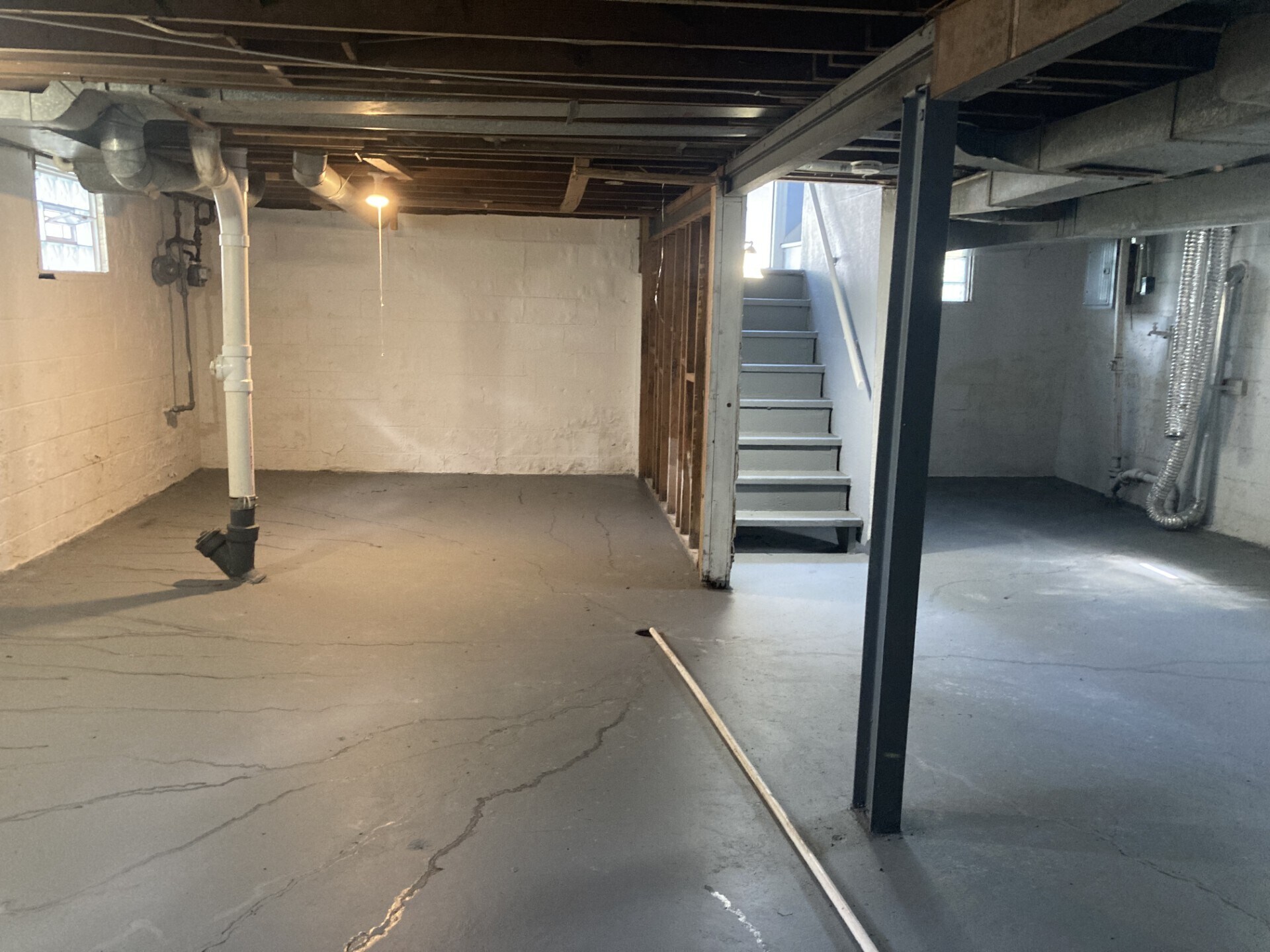 Large Spacious Basement with Plenty of Storage Space - 324 Newell Dr