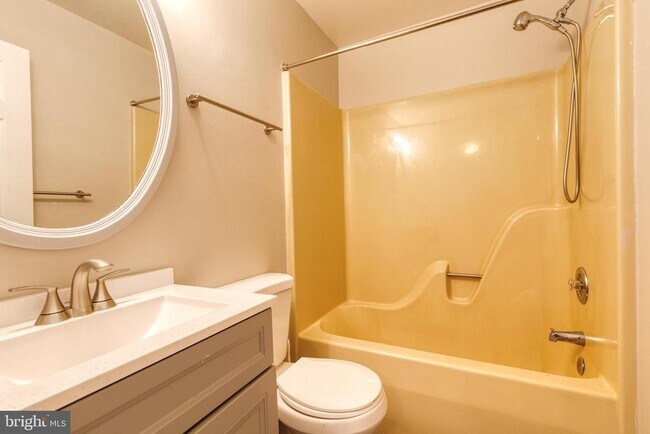 Building Photo - 1193 Bayview Vista