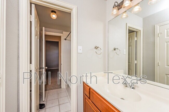 Building Photo - 2541 Indian Hills Dr