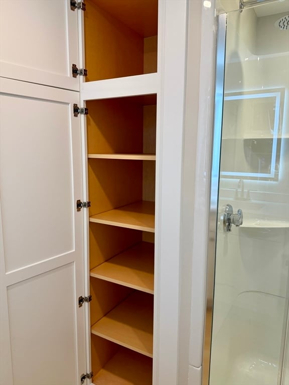 Building Photo - 15 River St