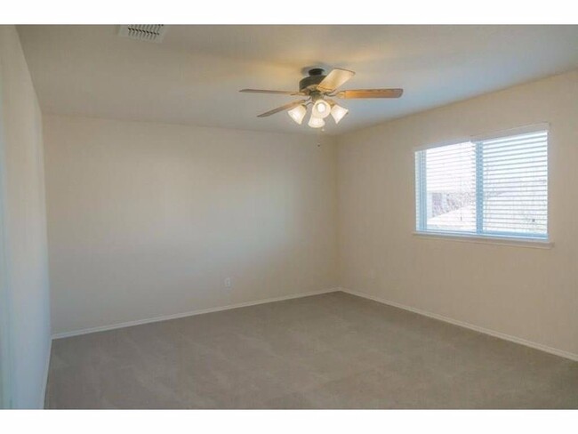 Building Photo - 4 bed 2.5 bath in Brookstone Community!!