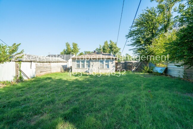 Building Photo - 338 SE 41st St