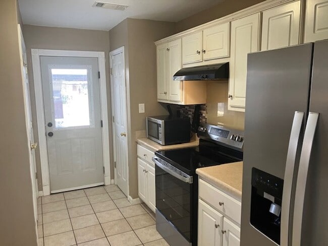 Building Photo - 108 Peyton Cove