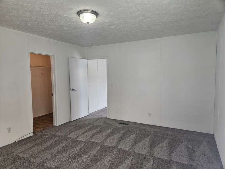 Building Photo - 240 Camden Crossing