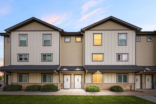 Building Photo - 12603 Telge Rd