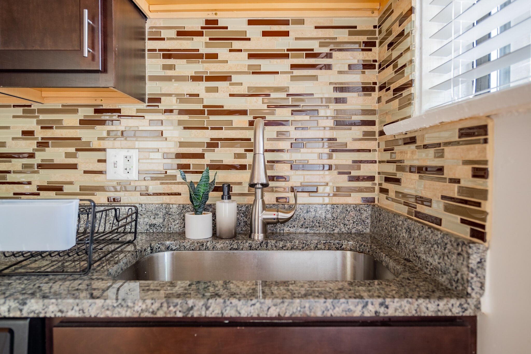 Building Photo - 2989 N Lawndale Ave