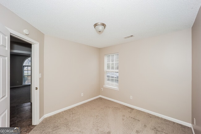 Building Photo - 425 Buffington Dr