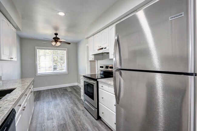 Building Photo - 5400-5402 Folsom Blvd