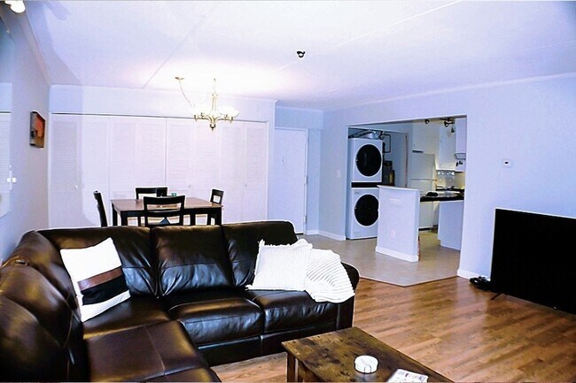 Building Photo - 55 Tall Oaks Dr