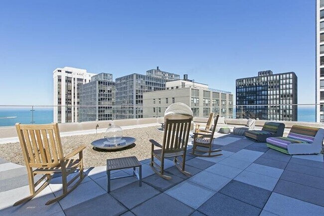 Building Photo - 850 N Dewitt Pl