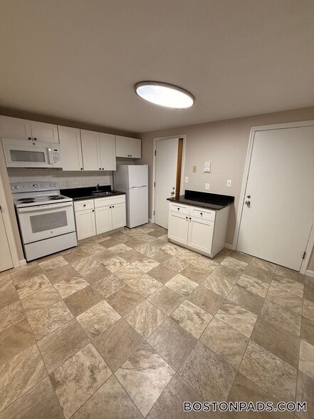 Building Photo - 36 Ridgewood Ln