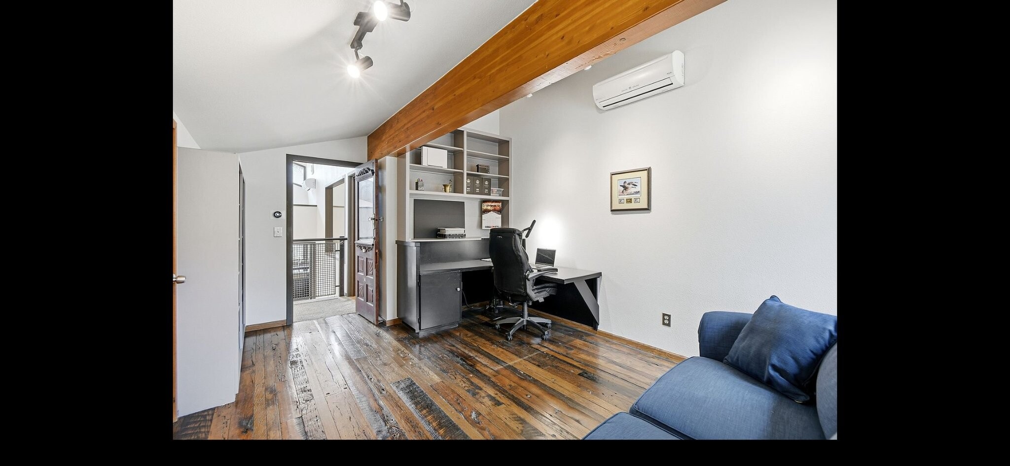 Building Photo - 2074 Foothills Dr S