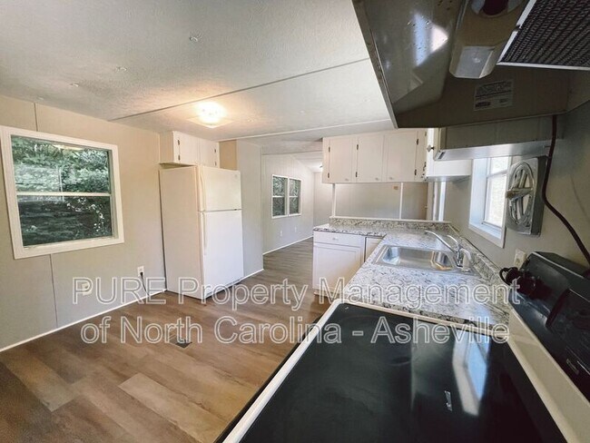 Building Photo - 26 Magic Dr