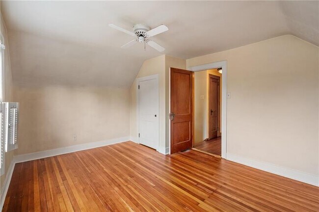 Building Photo - 318 Highland Ln