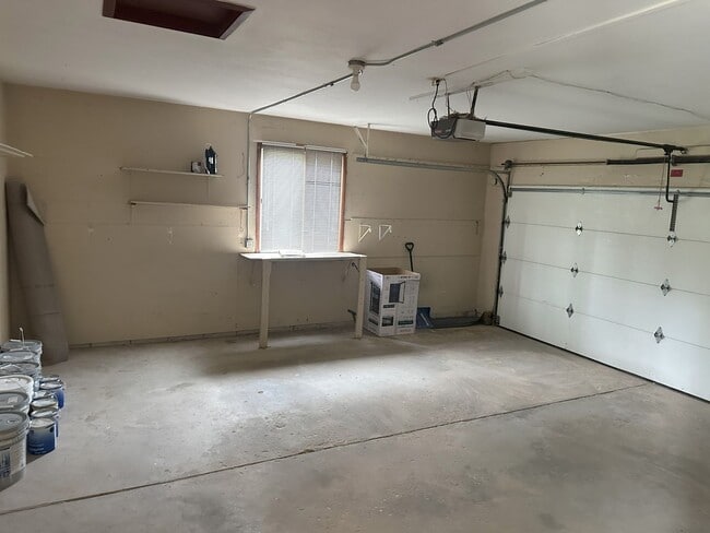 Building Photo - Beautifully Remodeled 3-Bedroom Home with ...