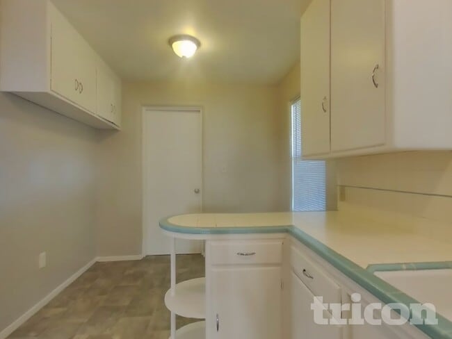 Building Photo - 342 Camellia Way