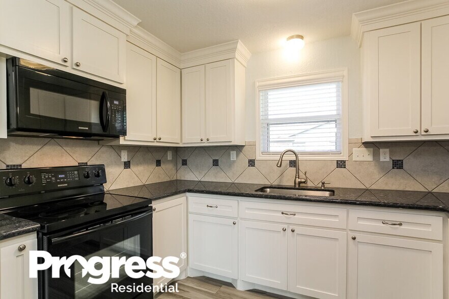 Building Photo - 1140 Glenda St