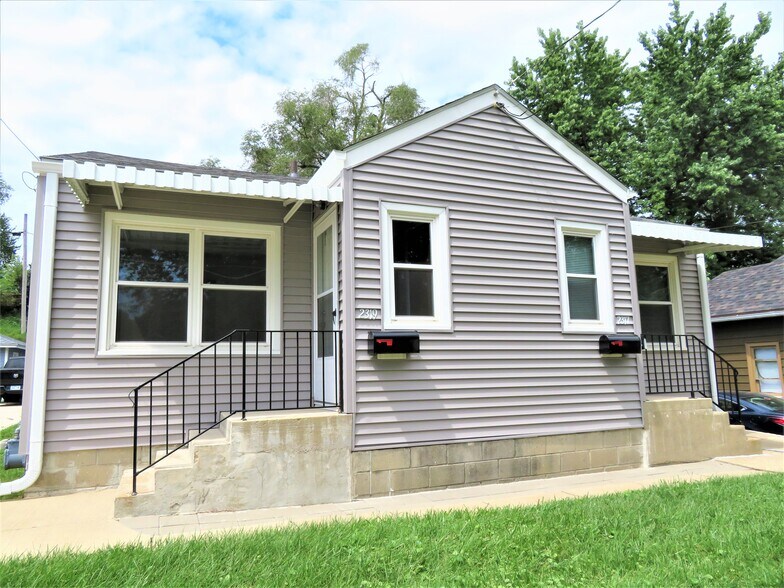 Building Photo - 2317 S Henry St