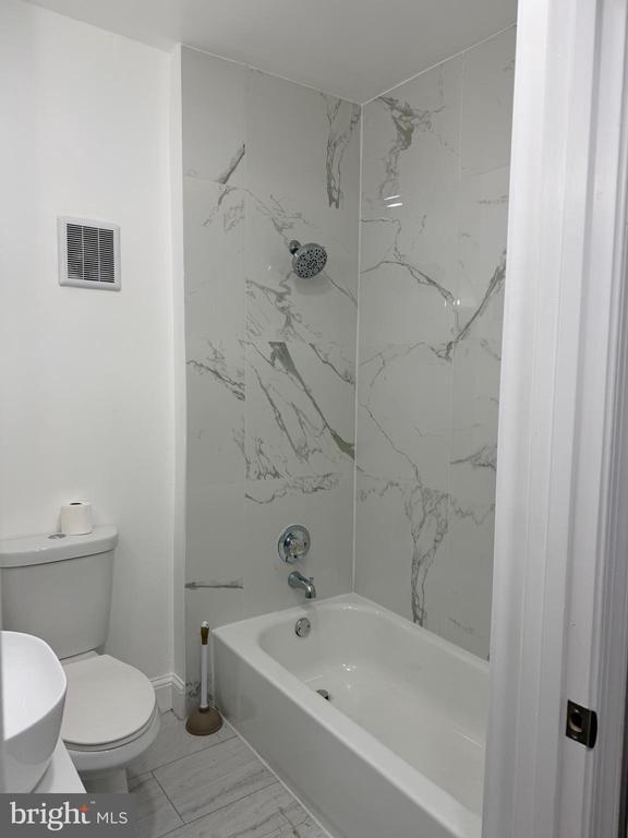 Building Photo - 2439 Maryland Ave