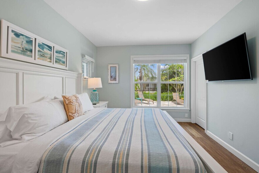 Building Photo - 551 91st Ave N