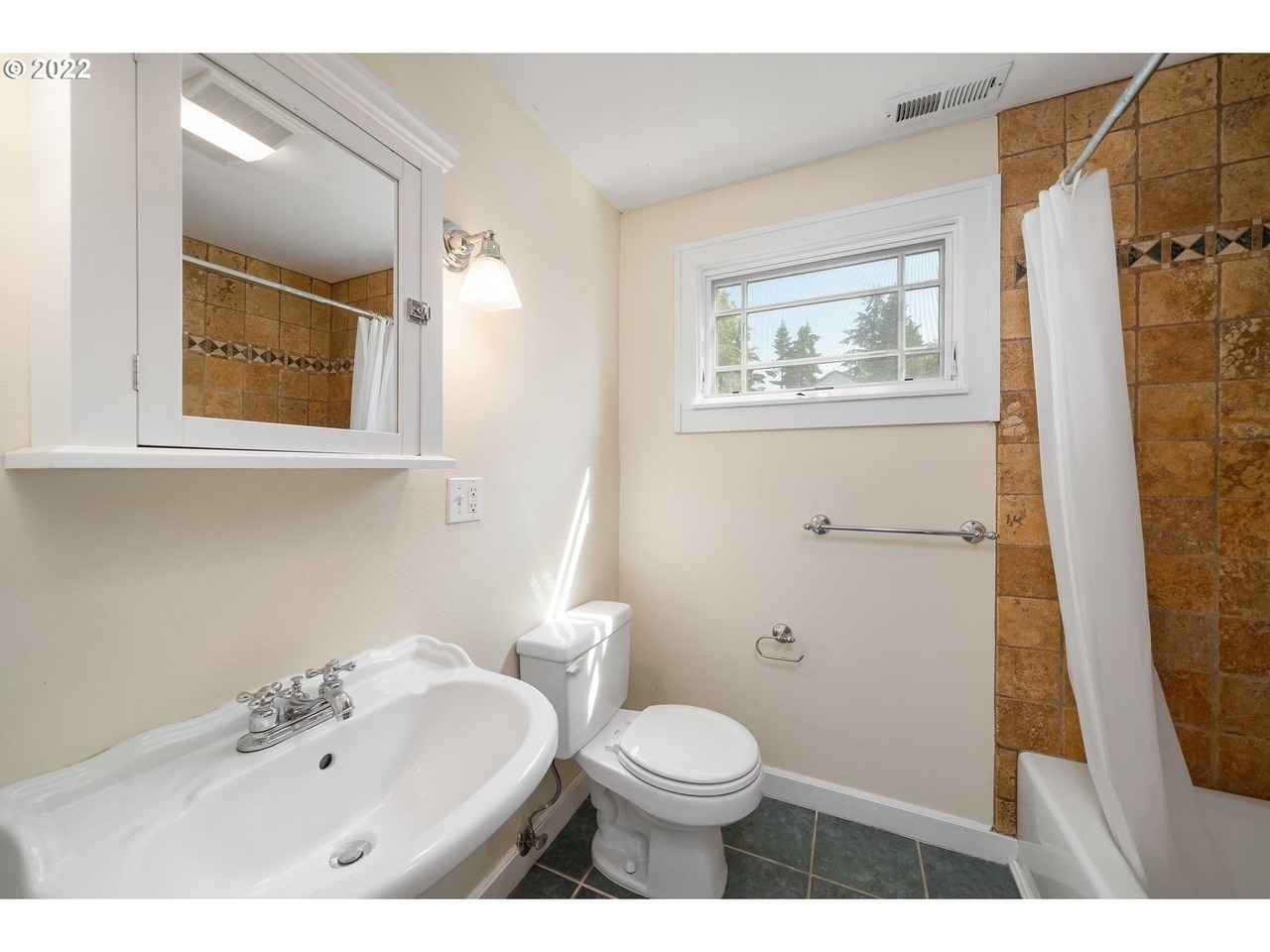 Upstairs bathroom - 2605 NE 35th Ave