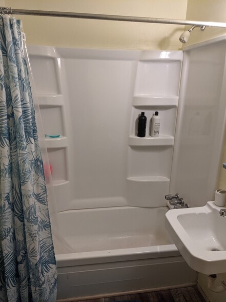 Building Photo - 3401 W Wells St