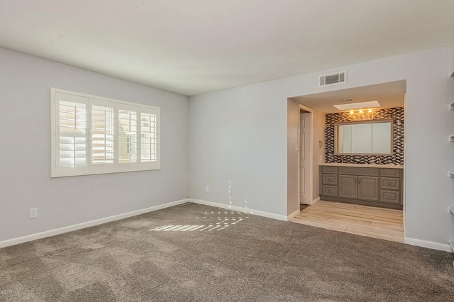 Building Photo - 4938 N 74th St