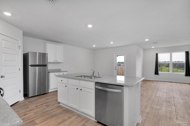 Building Photo - 5631 Guinevere Ln