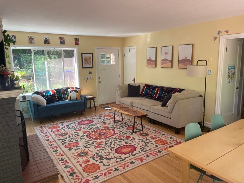 living room - 4017 SW Fairvale Dr