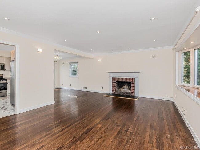 Building Photo - 42 Tower Hill Dr