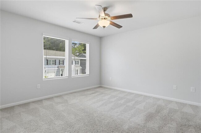 Building Photo - 157 Vlg Grn Dr NW