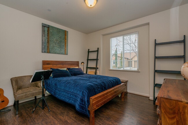 Building Photo - Pristine Harlan Ranch Home