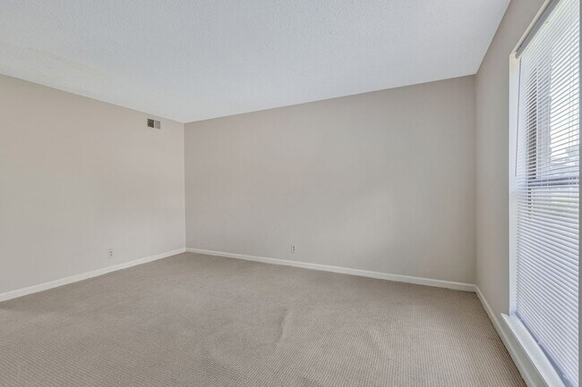 Building Photo - 3319A Felicia St