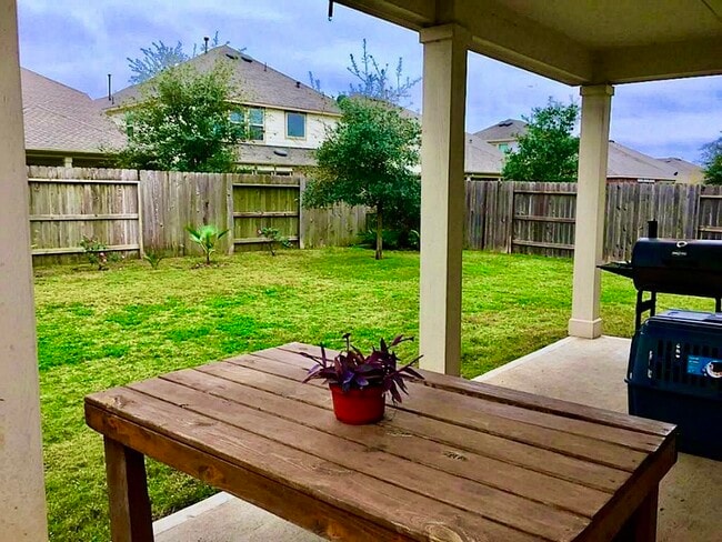 Building Photo - 6422 Addlestone Ridge Ln